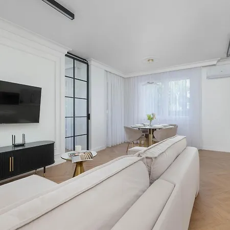 Apartamento Klimatyzowany Z Ogródkiem 2 Sypialniami I Miejscem Do Pracy By Renters Prestige Gliwice