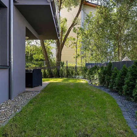 Klimatyzowany Z Ogródkiem 2 Sypialniami I Miejscem Do Pracy By Renters Prestige Apartamento