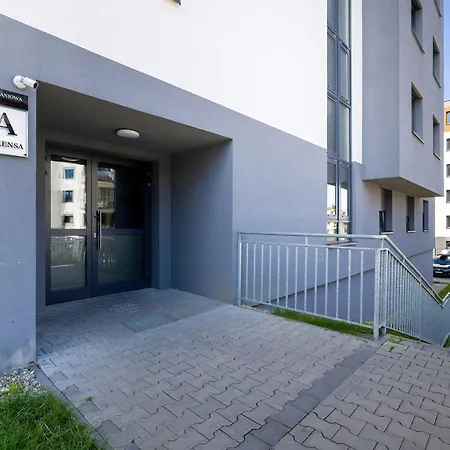 Klimatyzowany Z Ogródkiem 2 Sypialniami I Miejscem Do Pracy By Renters Prestige Apartamento Gliwice